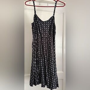 Old Navy Black and White Geometric Cami Dress